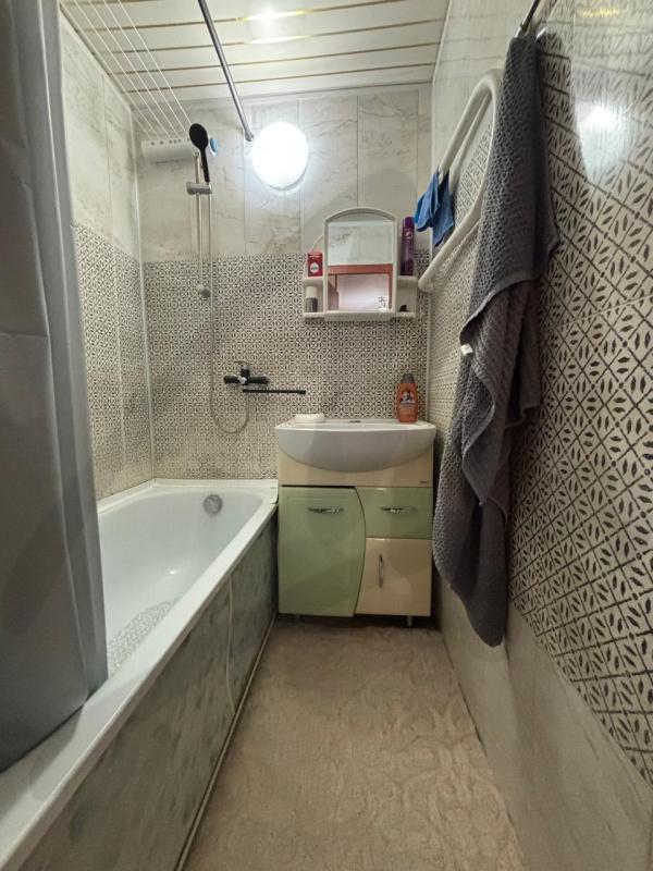 Продажа 2-комнатной квартиры, Солнечногорск, Военный городок ул,  8