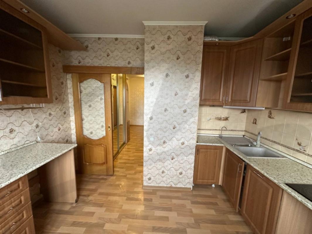 Продажа 3-комнатной квартиры, Москва, Верхние Поля ул,  40