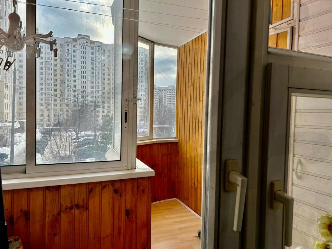 Продажа 3-комнатной квартиры, Москва, Черноморский б-р,  104